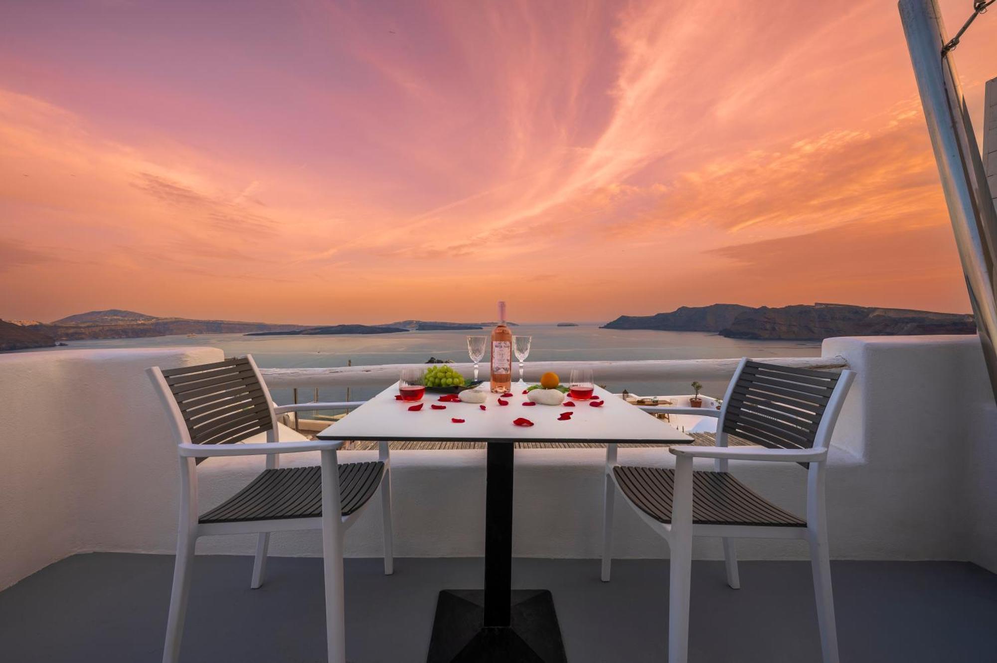 Diamond Luxury Suites Collection Oía Room photo